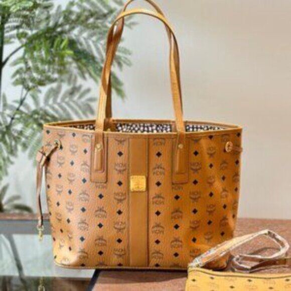 MCM Liz Reversible Shopper Visetos Tote Bag Cognac Medium - Picture 1 of 9